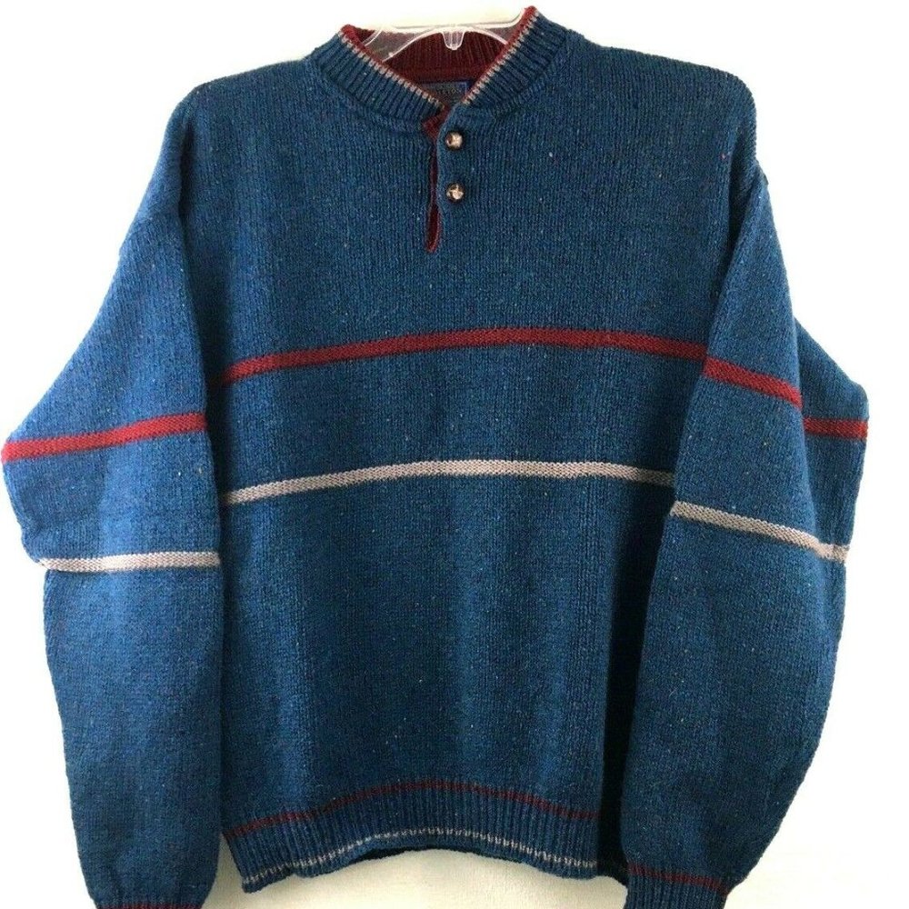 Pendleton Vintage 100% Virgin Wool Mens L Button Closure. Small hole in chest